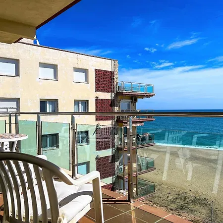 Bright Flat With Direct Access 아파트